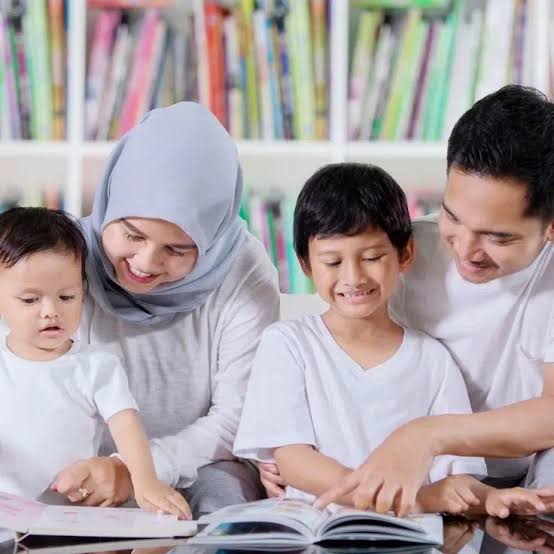 Peran Pendidikan Parenting dalam Membantu Orang Tua Memahami Perkembangan Anak
